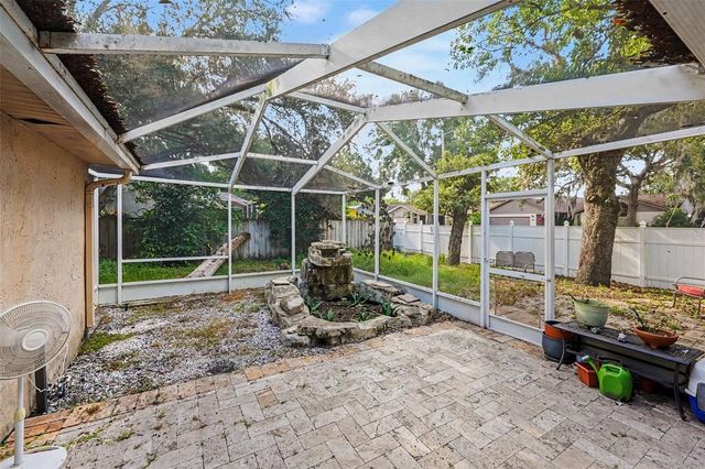 627 CRYSTAL DR, Palm Harbor, FL 34683