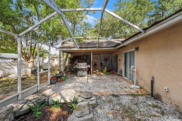 627 CRYSTAL DR, Palm Harbor, FL 34683