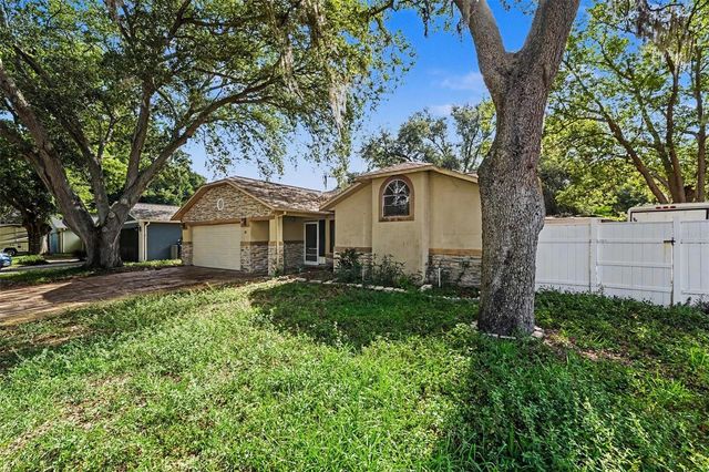 627 CRYSTAL DR, Palm Harbor, FL 34683