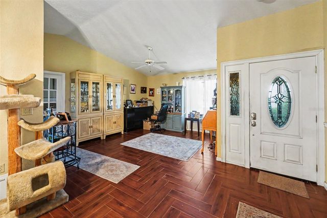 627 CRYSTAL DR, Palm Harbor, FL 34683
