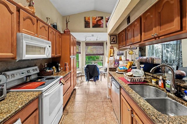627 CRYSTAL DR, Palm Harbor, FL 34683
