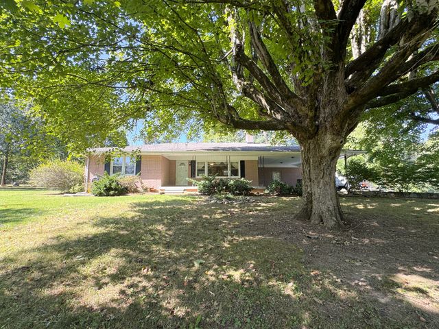 3025 Old Highway 31, E, Westmoreland, TN 37186