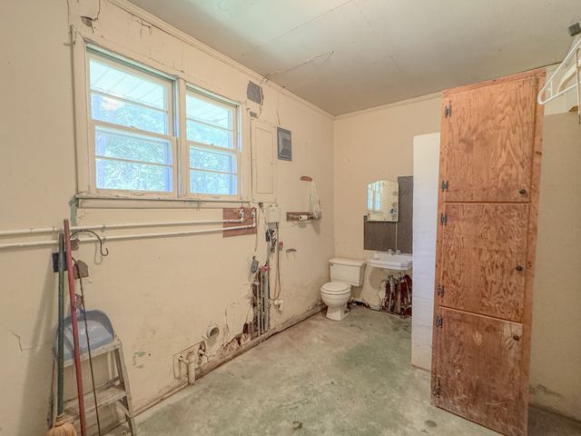 3025 Old Highway 31, E, Westmoreland, TN 37186