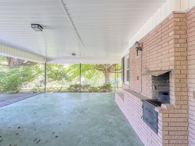3025 Old Highway 31, E, Westmoreland, TN 37186