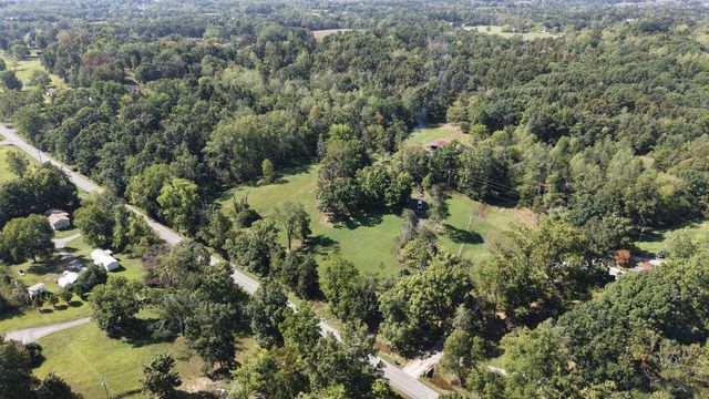 3025 Old Highway 31, E, Westmoreland, TN 37186