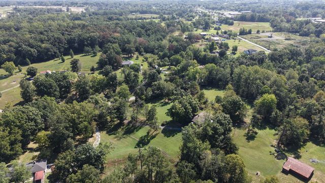 3025 Old Highway 31, E, Westmoreland, TN 37186