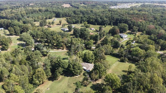 3025 Old Highway 31, E, Westmoreland, TN 37186