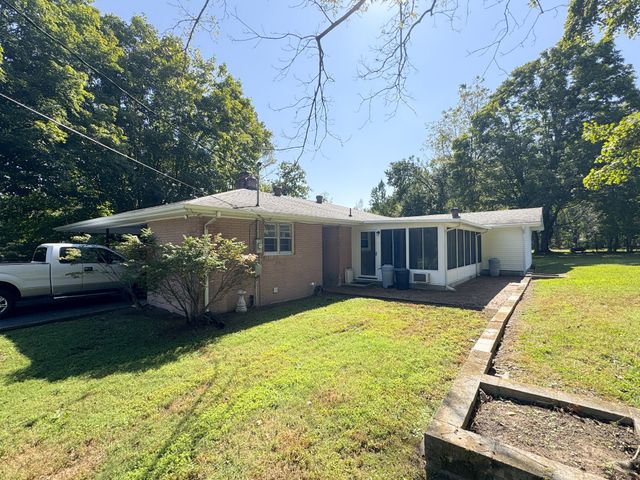 3025 Old Highway 31, E, Westmoreland, TN 37186