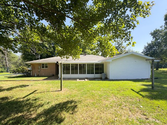 3025 Old Highway 31, E, Westmoreland, TN 37186