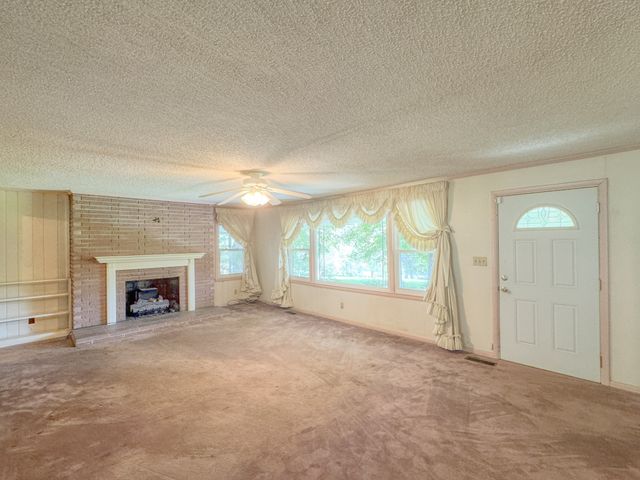 3025 Old Highway 31, E, Westmoreland, TN 37186