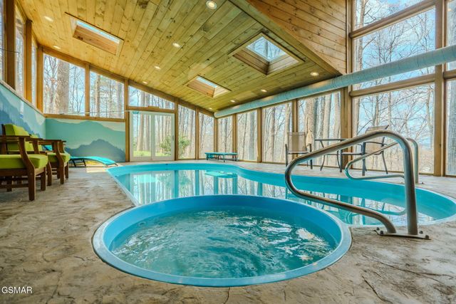3721 Clabo Mountain Lane, Sevierville, TN 37862