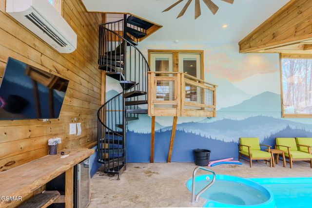 3721 Clabo Mountain Lane, Sevierville, TN 37862