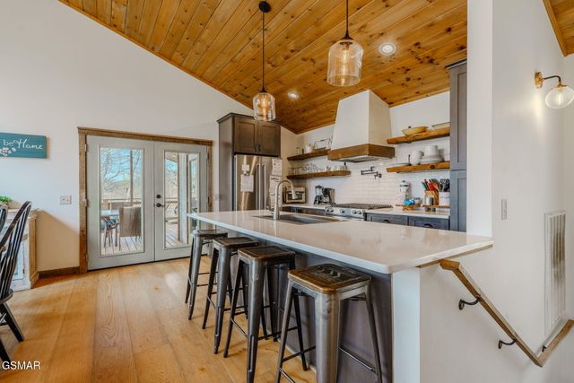 3721 Clabo Mountain Lane, Sevierville, TN 37862