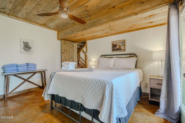 3721 Clabo Mountain Lane, Sevierville, TN 37862