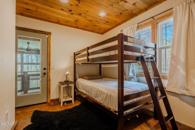 3721 Clabo Mountain Lane, Sevierville, TN 37862