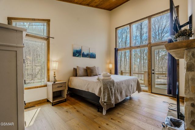 3721 Clabo Mountain Lane, Sevierville, TN 37862