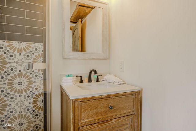 3721 Clabo Mountain Lane, Sevierville, TN 37862