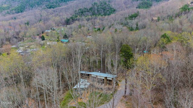 3721 Clabo Mountain Lane, Sevierville, TN 37862