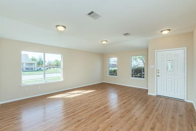 210 Carol Ave, Leander, TX 78641