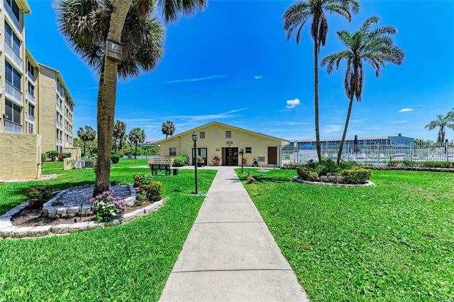 3531 LAKE BAYSHORE DRIVE J106, Bradenton, FL 34205