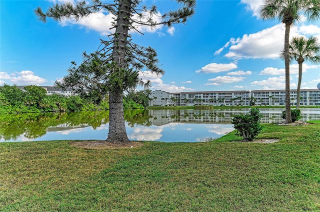 3531 LAKE BAYSHORE DRIVE J106, Bradenton, FL 34205