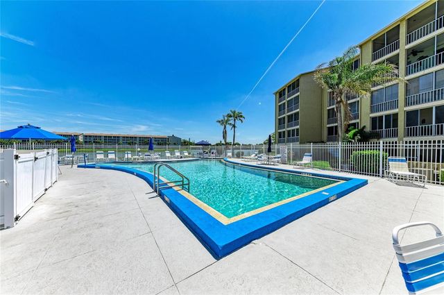 3531 LAKE BAYSHORE DRIVE J106, Bradenton, FL 34205