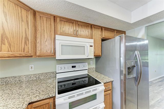 3531 LAKE BAYSHORE DRIVE J106, Bradenton, FL 34205