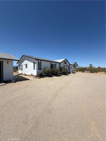 4821 Blue Grass, Phelan, CA 92371