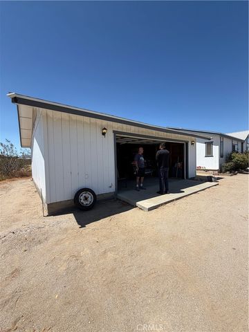 4821 Blue Grass, Phelan, CA 92371