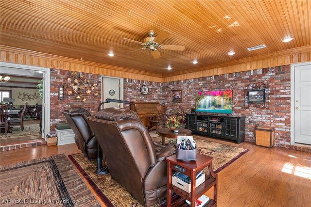 615 Azure Hills Drive, Van Buren, AR 72956