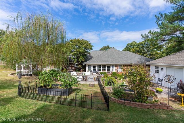 615 Azure Hills Drive, Van Buren, AR 72956