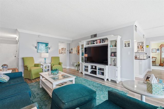 225 COUNTRY CLUB DRIVE C332, Largo, FL 33771