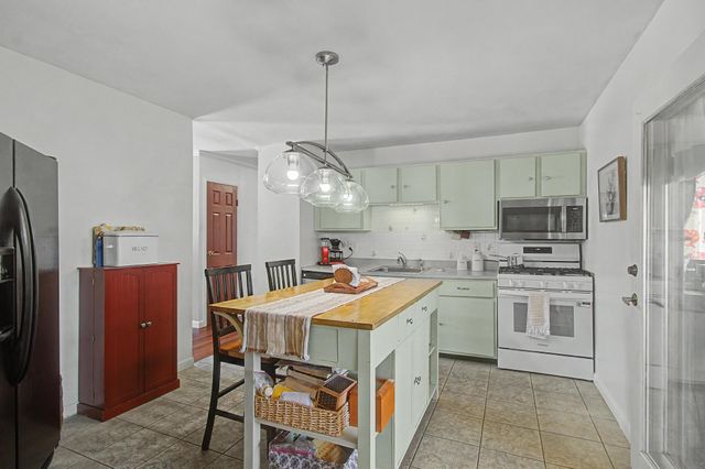 47 Chelsea Road, Essex, VT 05452