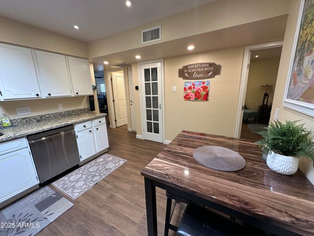 4328 E CAPRI Avenue 180, Mesa, AZ 85206