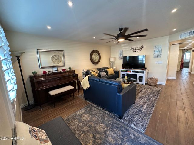 4328 E CAPRI Avenue 180, Mesa, AZ 85206