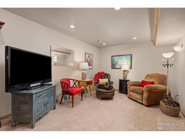 1220 Crabapple Dr, Loveland, CO 80538