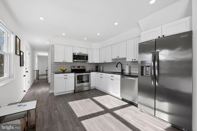 1721 COUNTRY CLUB DR, Cherry Hill, NJ 08003