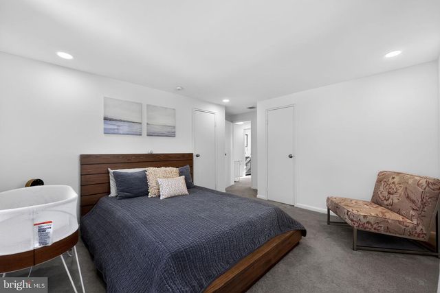 1721 COUNTRY CLUB DR, Cherry Hill, NJ 08003