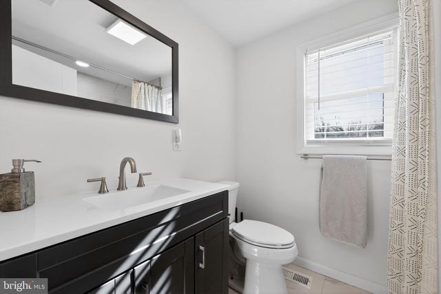 1721 COUNTRY CLUB DR, Cherry Hill, NJ 08003