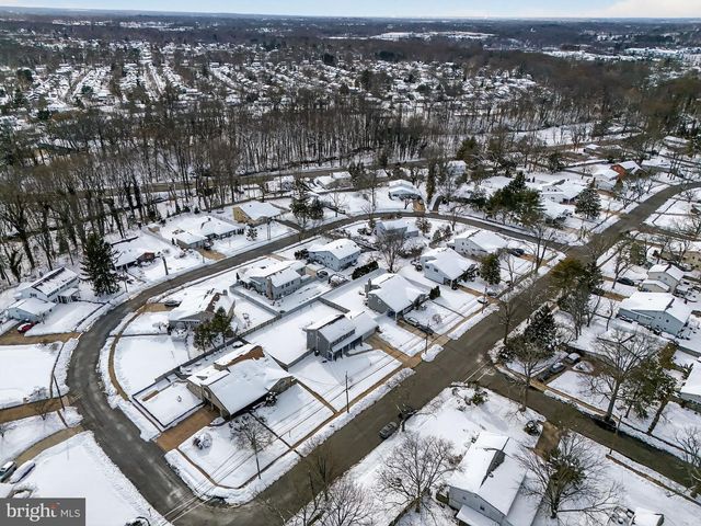 1721 COUNTRY CLUB DR, Cherry Hill, NJ 08003