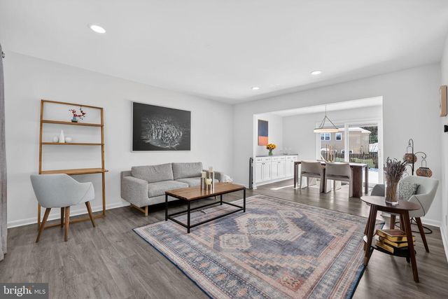 1721 COUNTRY CLUB DR, Cherry Hill, NJ 08003