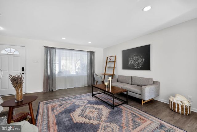 1721 COUNTRY CLUB DR, Cherry Hill, NJ 08003