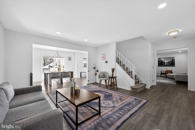 1721 COUNTRY CLUB DR, Cherry Hill, NJ 08003