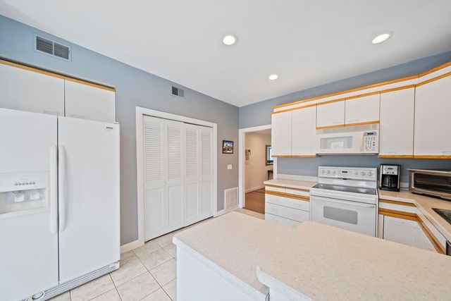 72 Kim Ter C, Stoughton, MA 02072