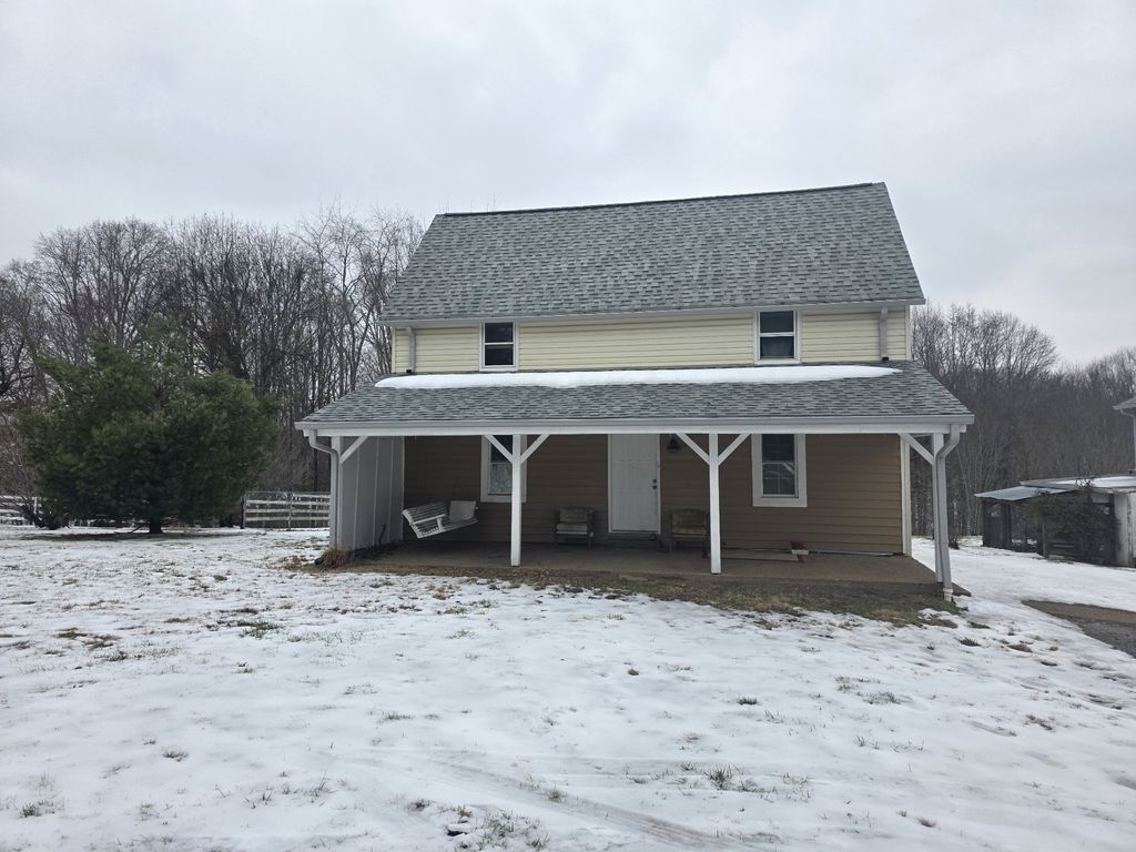 7362 Moore Rd, Greenbrier, TN 37073