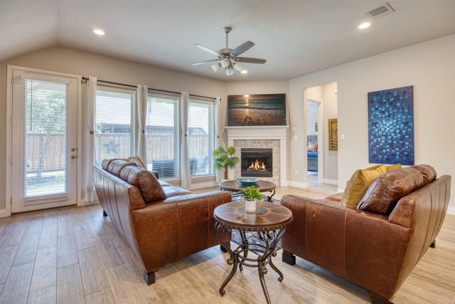 321 Foxthorne Way, Little Elm, TX 75068