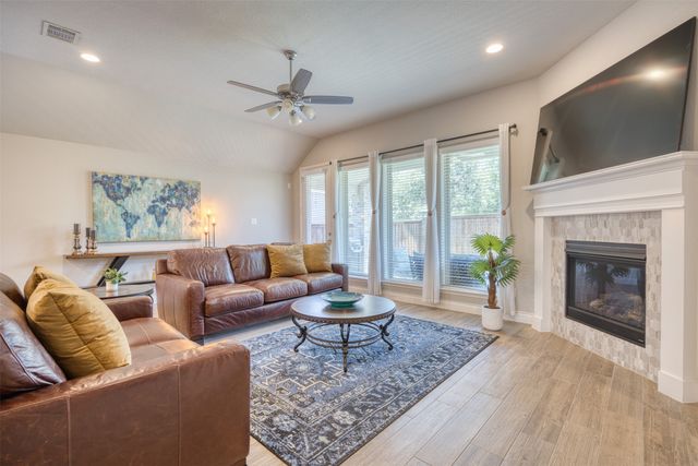 321 Foxthorne Way, Little Elm, TX 75068