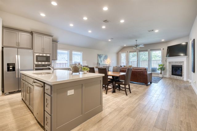 321 Foxthorne Way, Little Elm, TX 75068