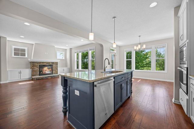 7652 Addisen Path, Inver Grove Heights, MN 55077