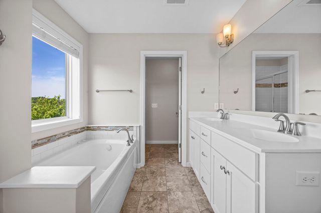 7652 Addisen Path, Inver Grove Heights, MN 55077